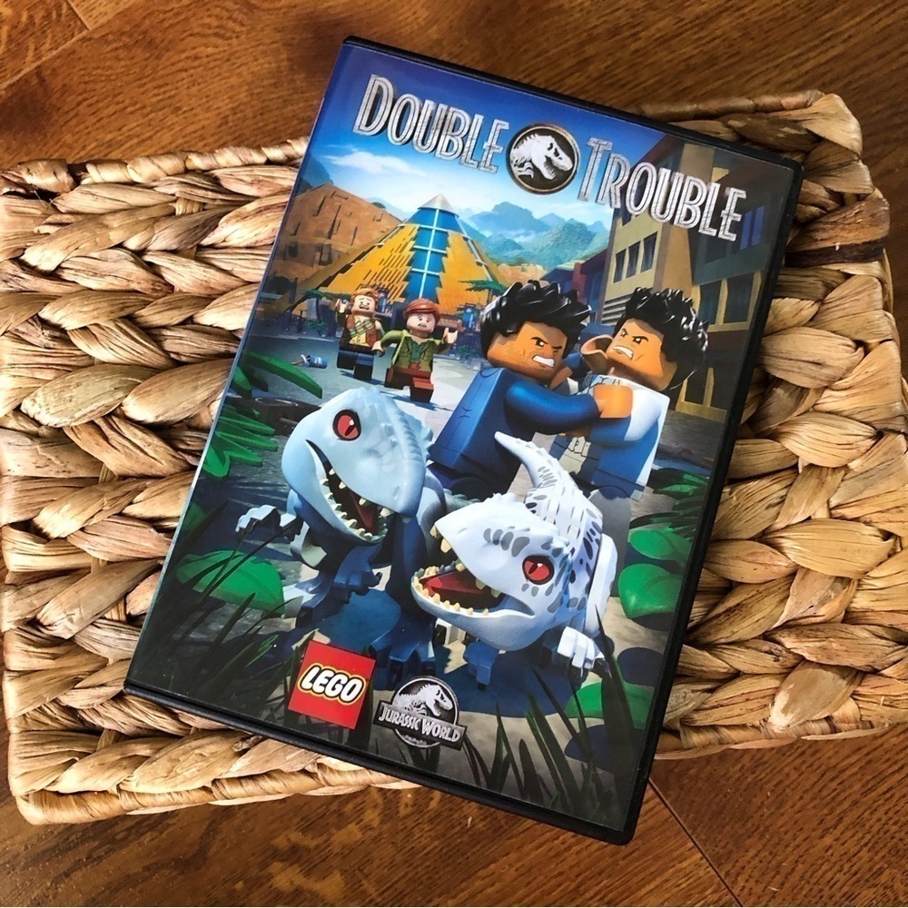 Lego Jurassic World: Double Trouble DVD
